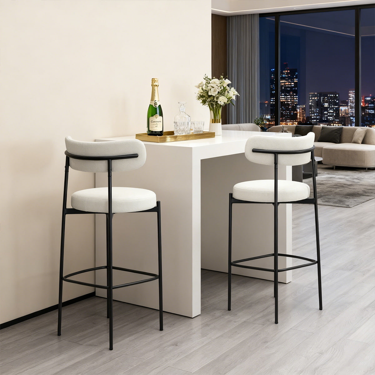 Taburete de bar moderno de bouclé blanco con patas de metal negro, sillas de bar tapizadas con respaldo y reposapiés para isla de cocina, comedor y bar en casa