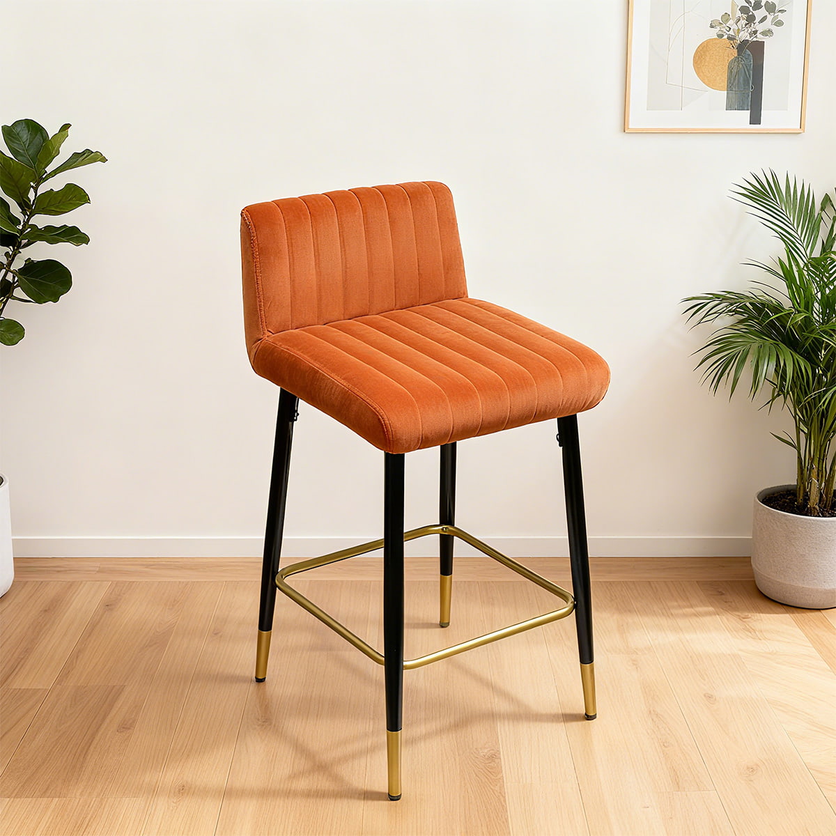 Taburete de bar moderno de terciopelo naranja ocre, silla giratoria de 360° con altura de mostrador con patas de metal negro y dorado, asiento tapizado suave y reposapiés para isla de cocina, bar o comedor
